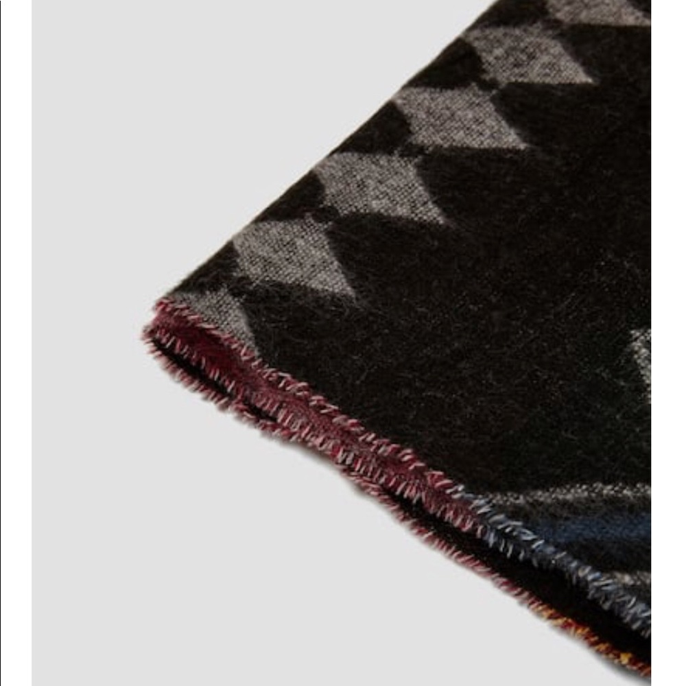 NWT Zara Patterned Shimmer Fabric Blanket Scarf - Picture 5 of 6
